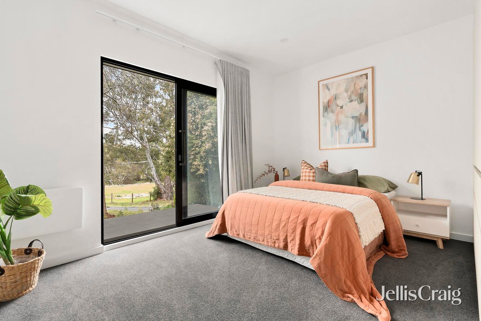 2 Barbara Crescent, Avondale Heights image 5