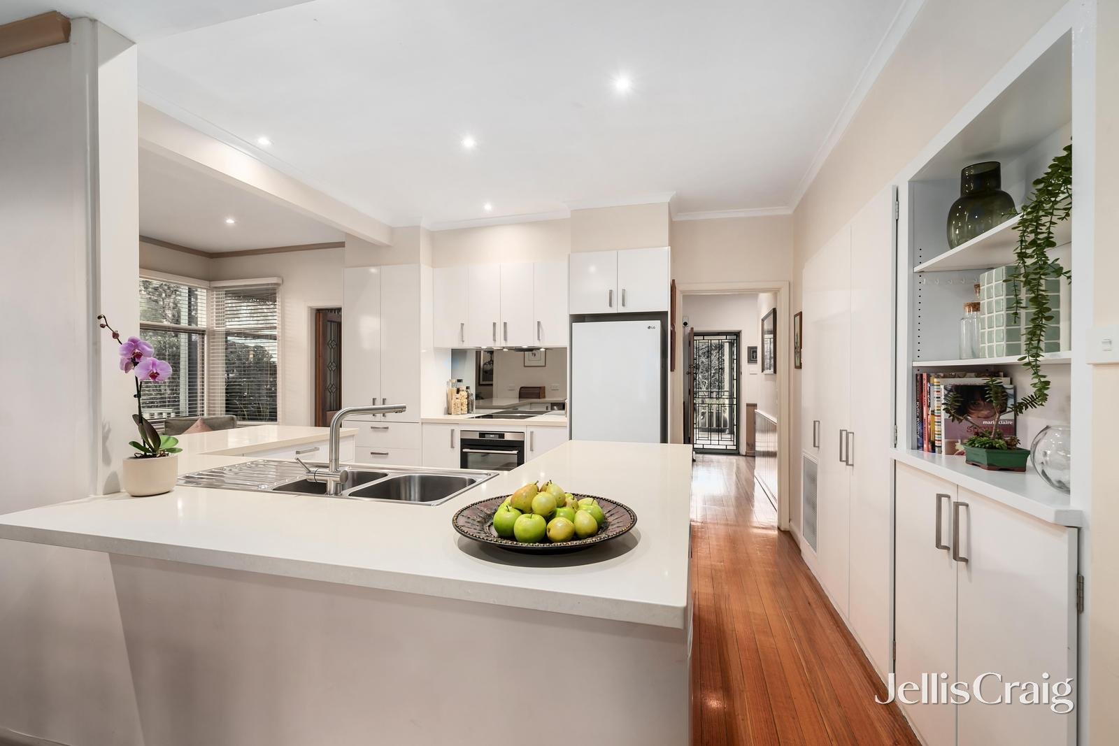 2 Barrina Street, Blackburn South image 5