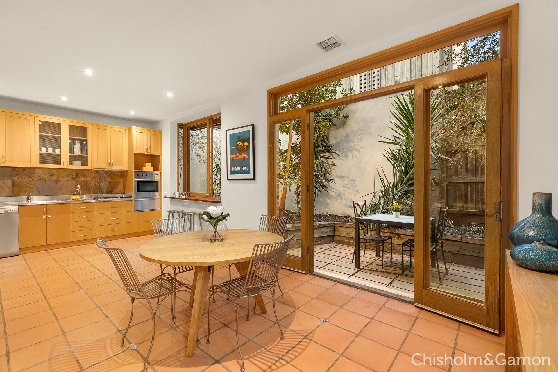 2 Beach Avenue, Elwood image 4