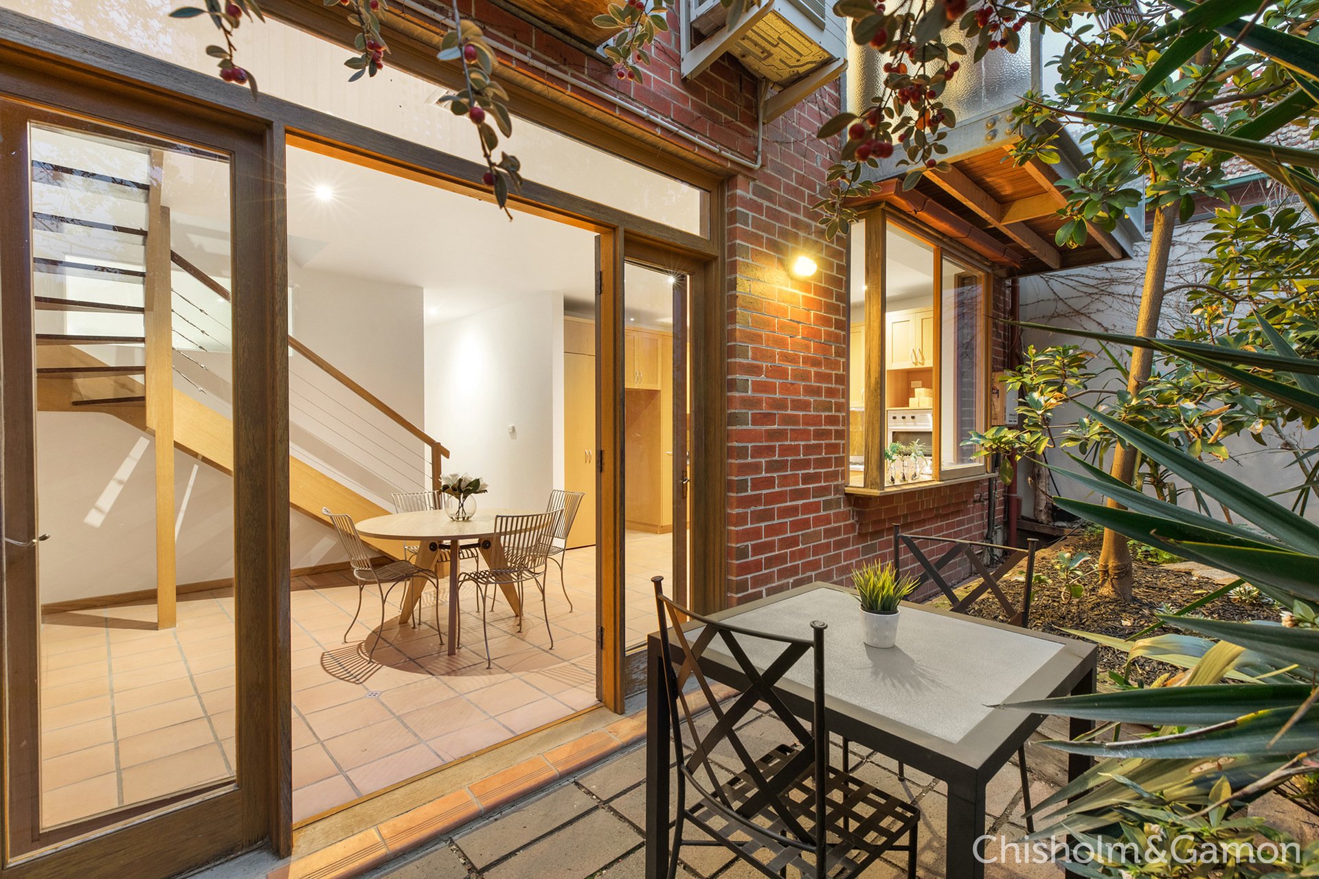 2 Beach Avenue, Elwood image 8