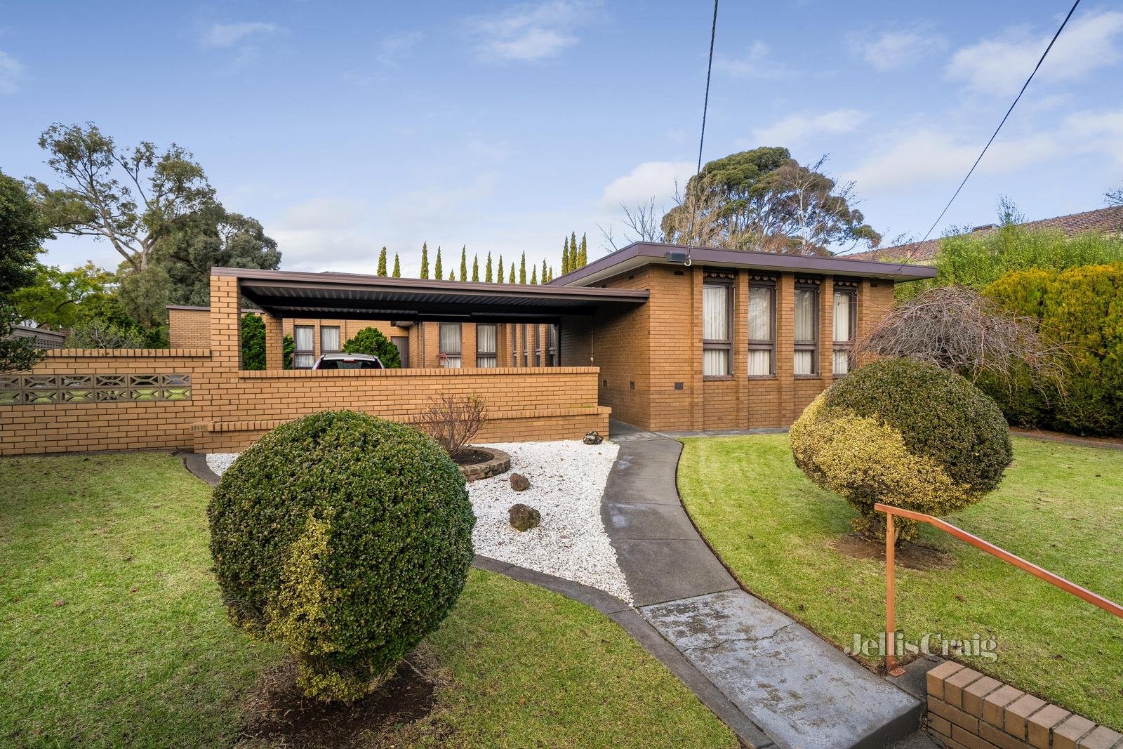 2 Belvedere Avenue, Wheelers Hill image 2