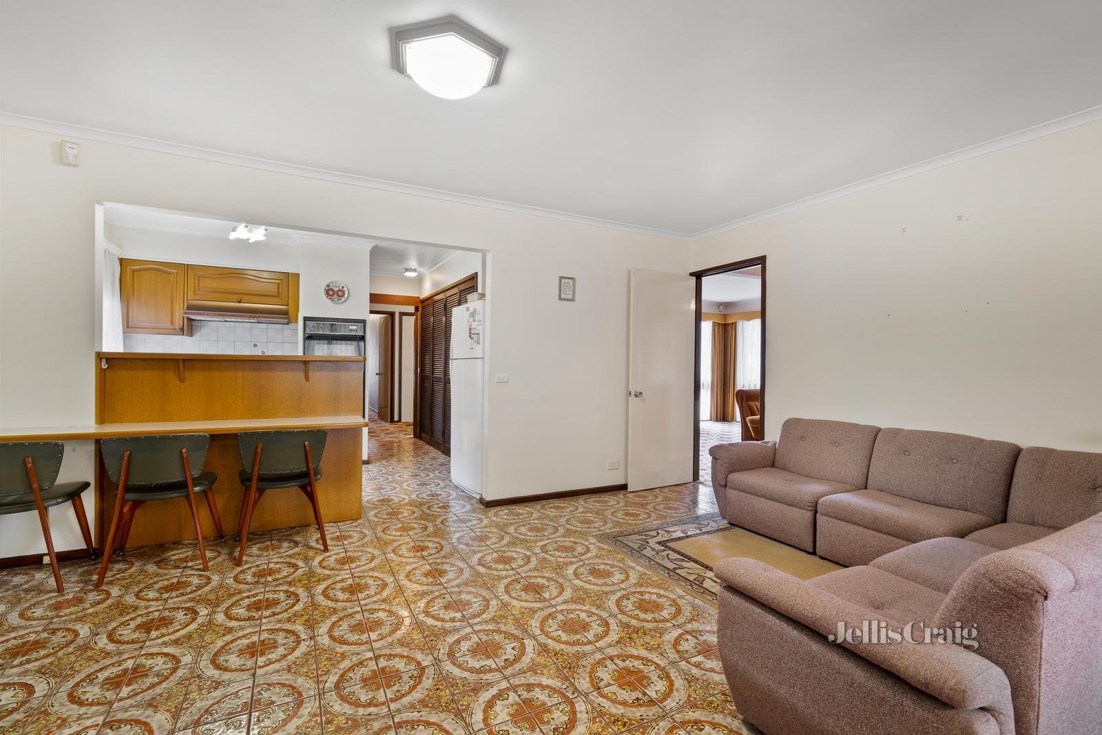 2 Belvedere Avenue, Wheelers Hill image 4