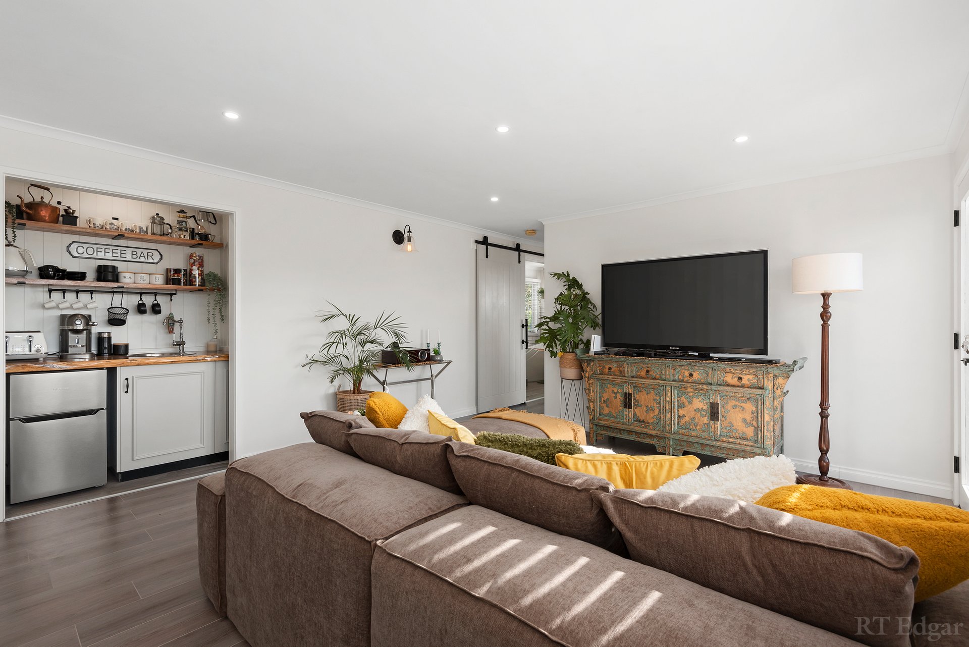 Property Gallery Thumbnail 6