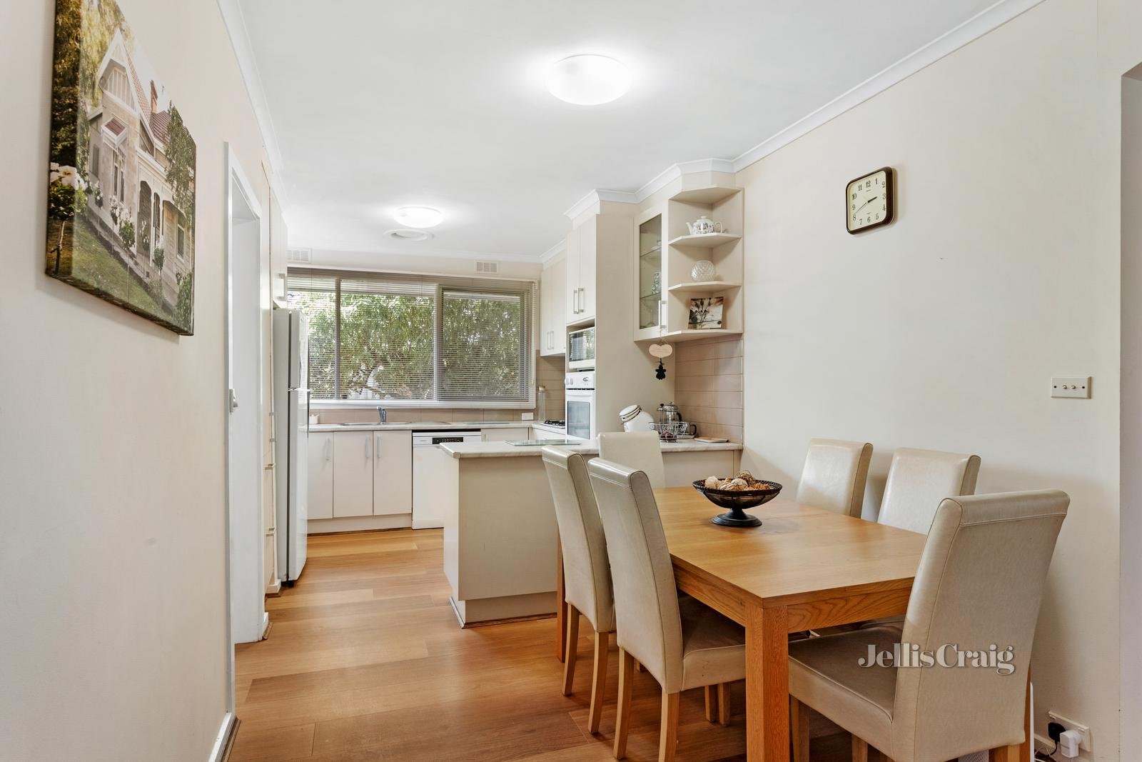 2 Ben Hogan Court, Mount Waverley image 3