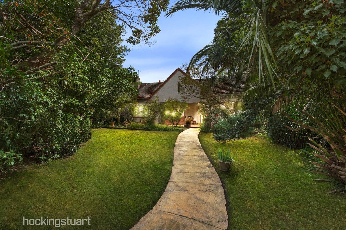 2 Beresford Street, Mont Albert image 1