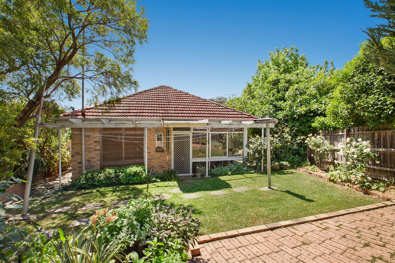 2 Bernard Street, Balwyn North image 5