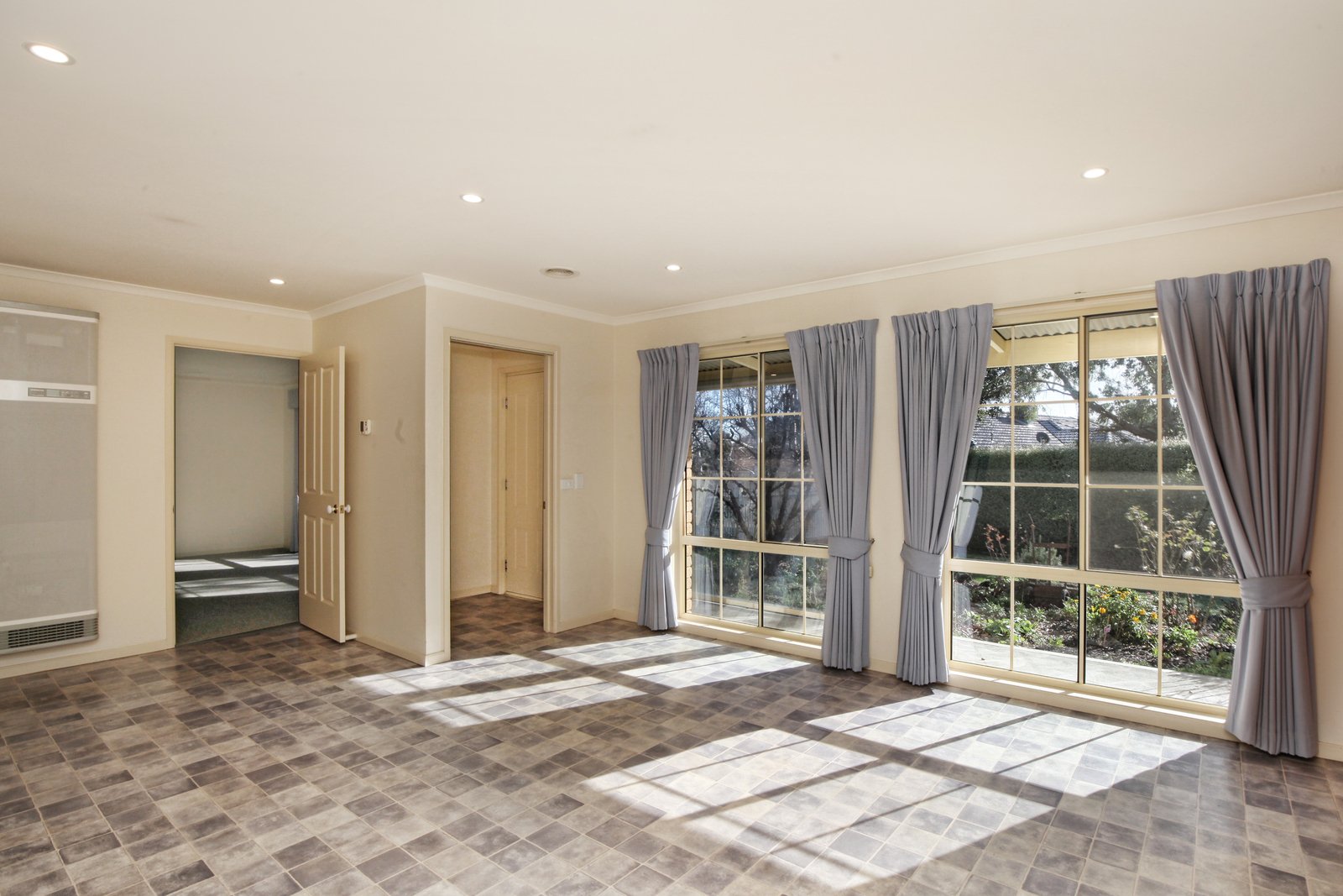 Property Gallery Thumbnail 2