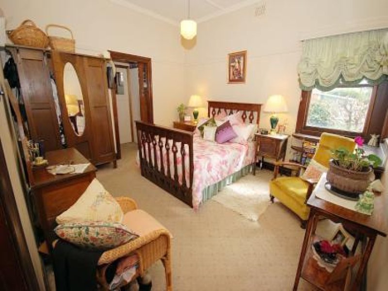 2 Blair Street, Golden Point image 2