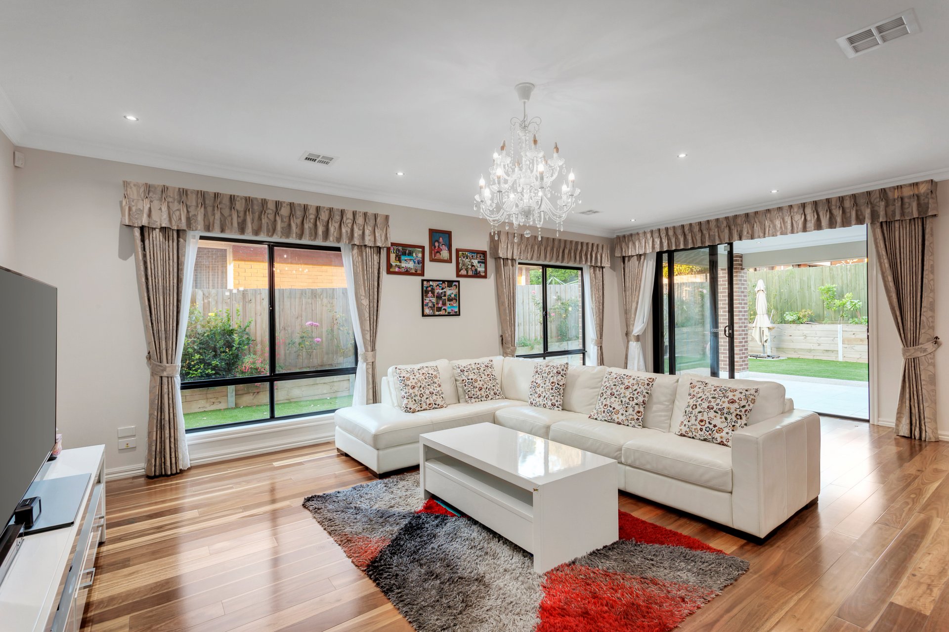 2 Blossom Court, Glen Waverley image 2