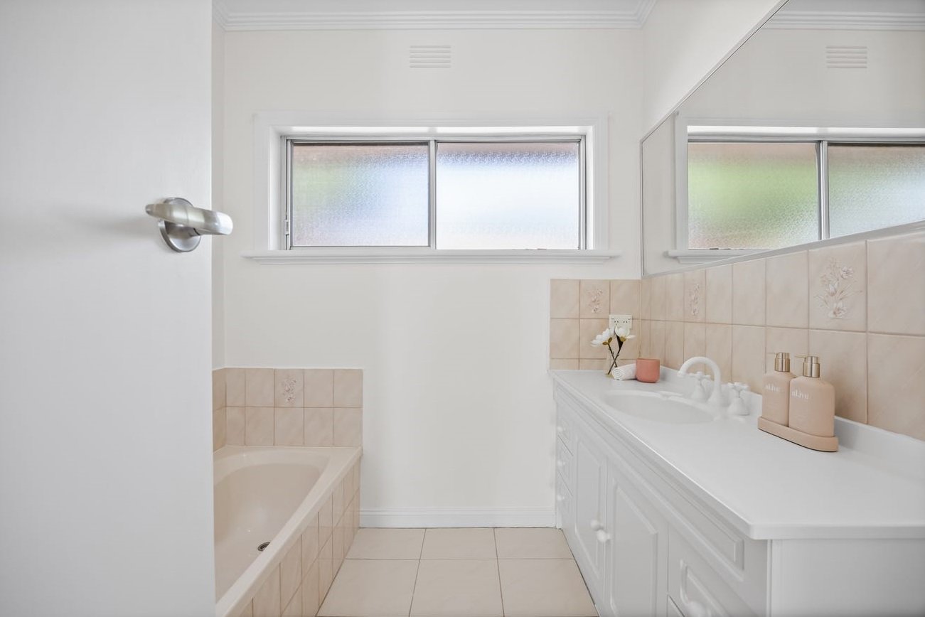 2 Bona Vista Road, Bayswater image 10