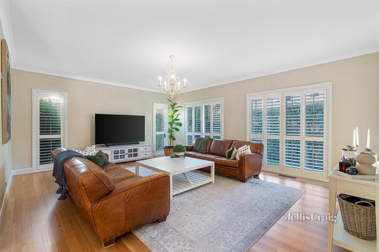 2 Boriska Court, Glen Waverley image 2