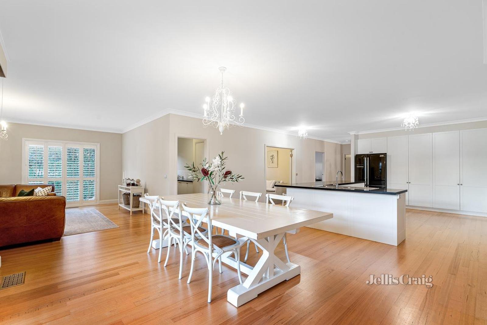 2 Boriska Court, Glen Waverley image 3