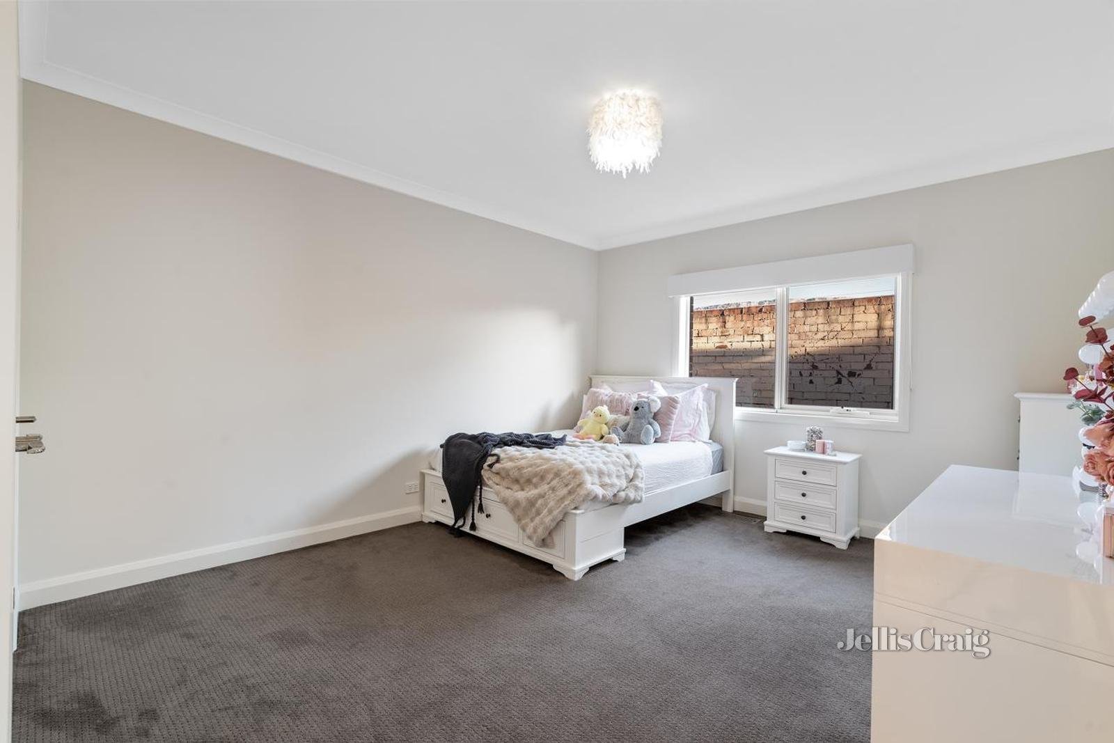 2 Boriska Court, Glen Waverley image 8