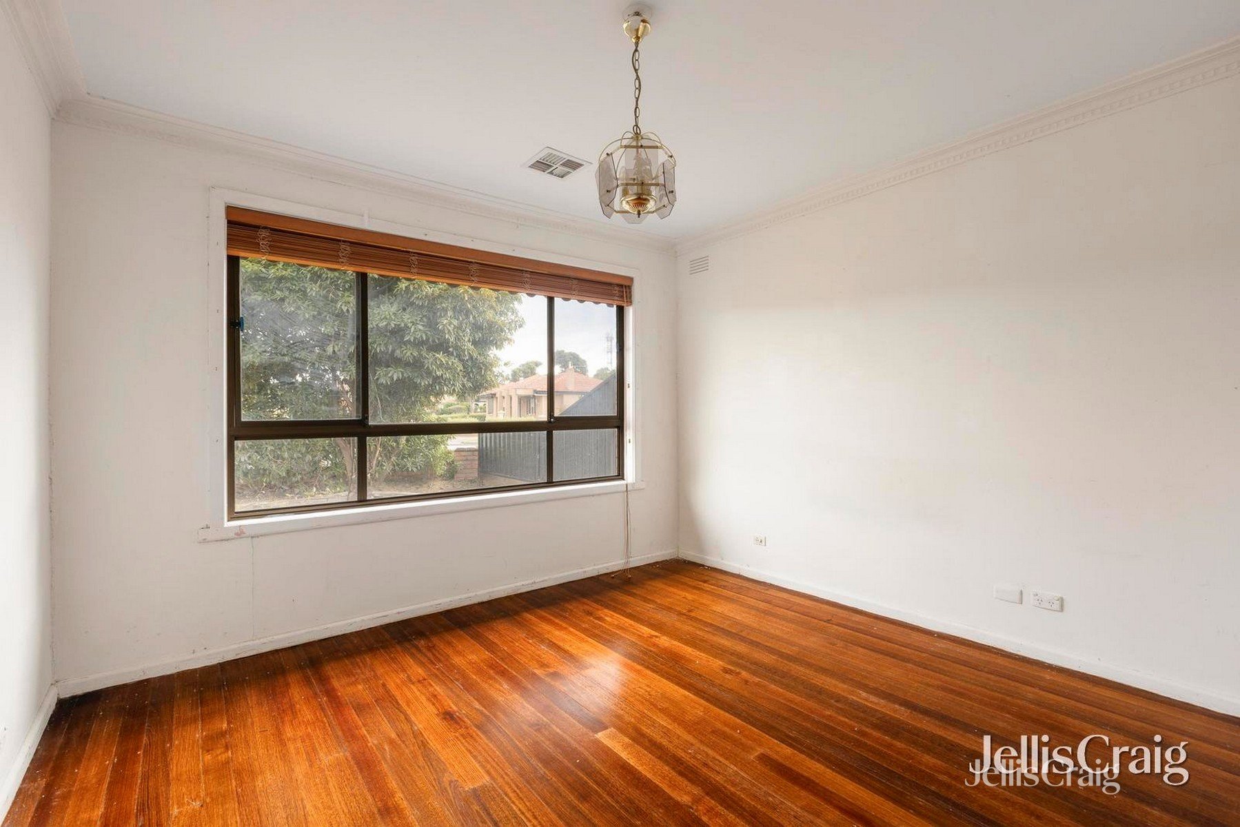 2 Botha Avenue, Reservoir image 5