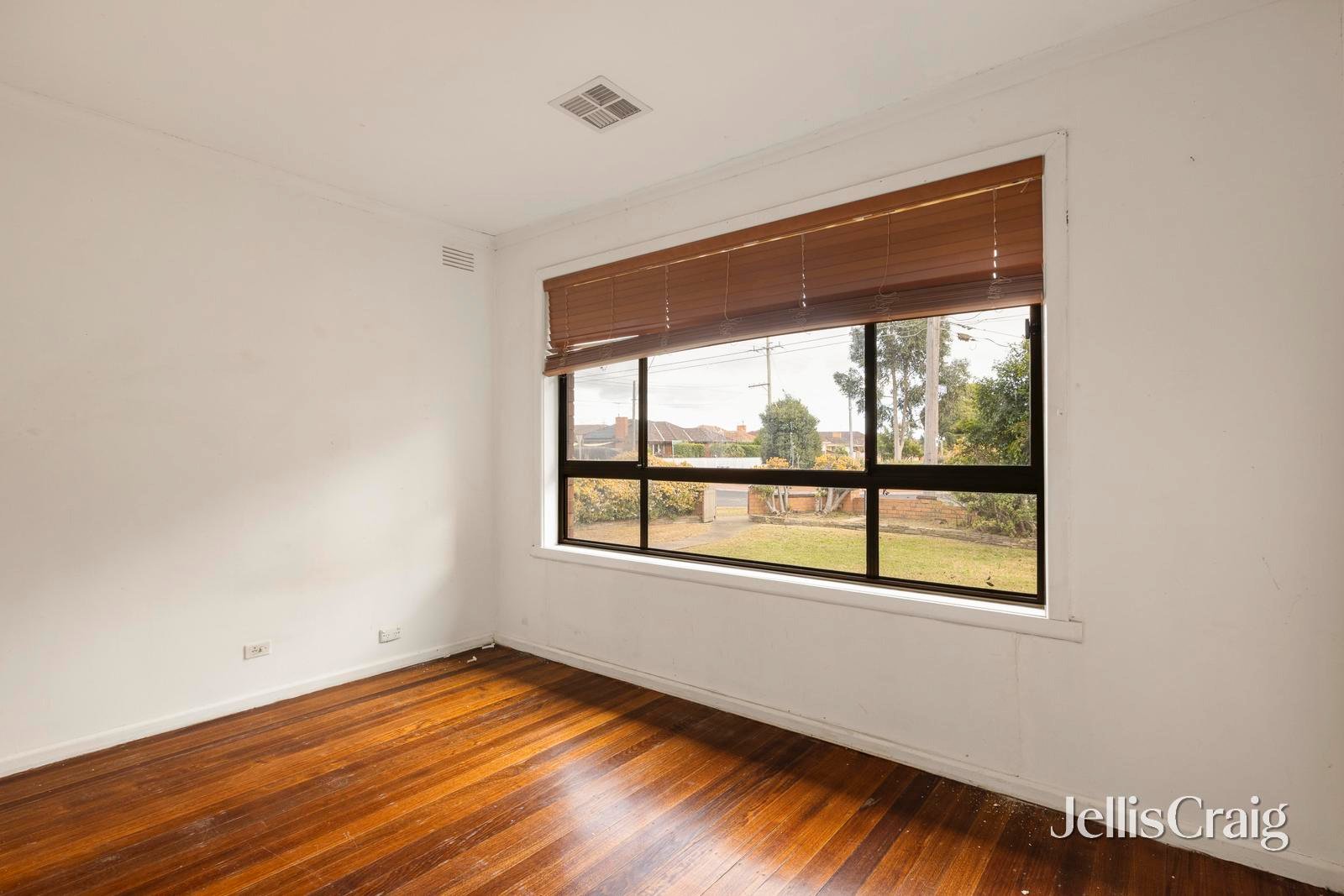 2 Botha Avenue, Reservoir image 6