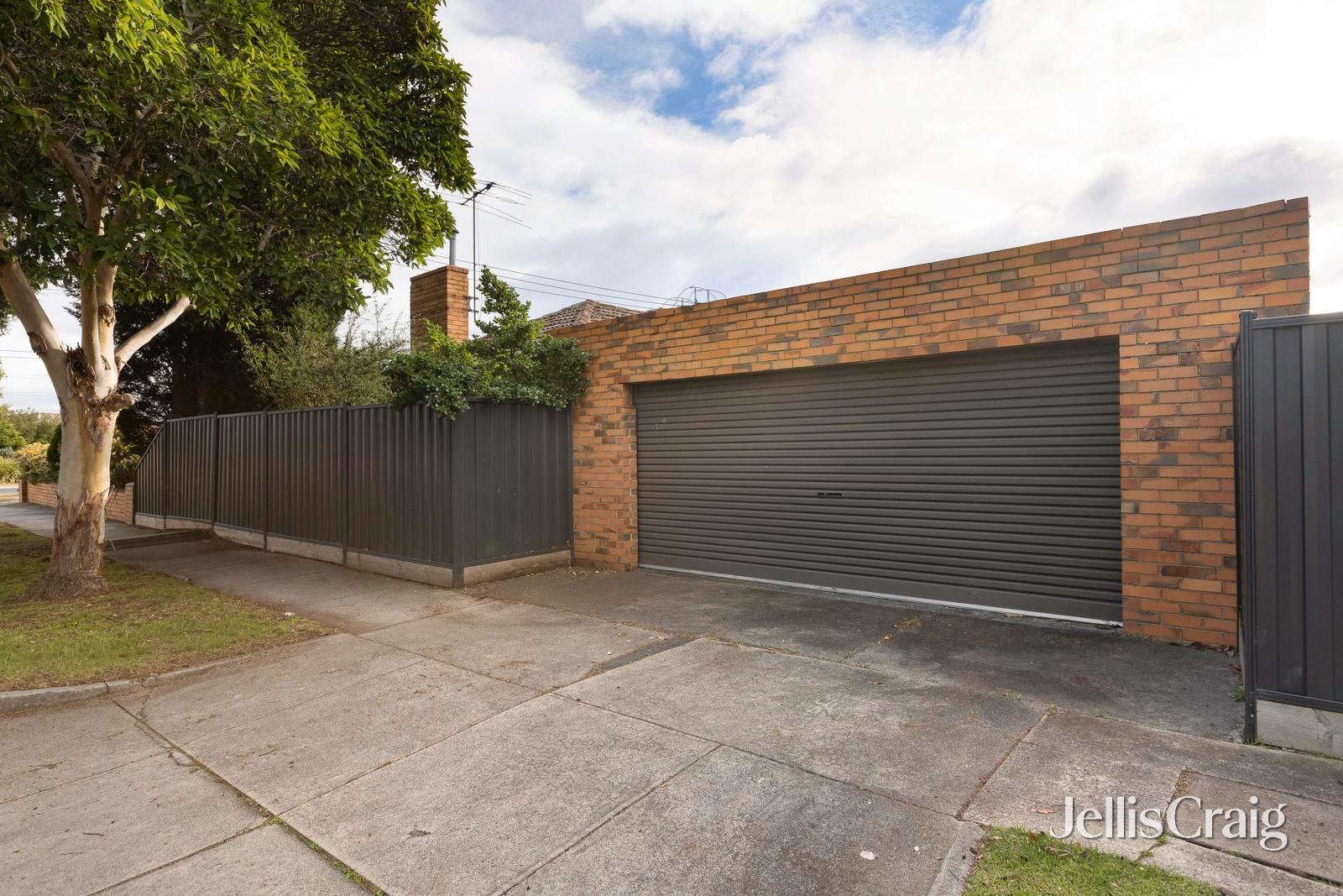 2 Botha Avenue, Reservoir image 10
