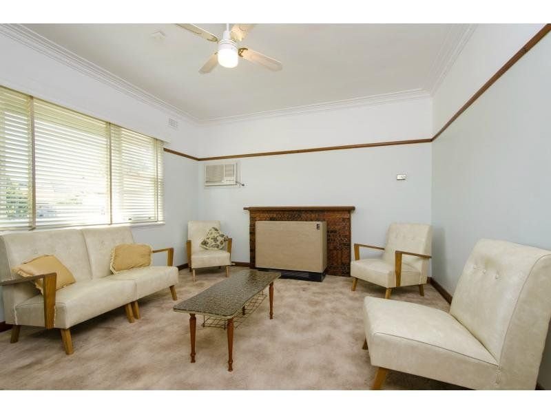 2 Bracken Grove, Altona image 4