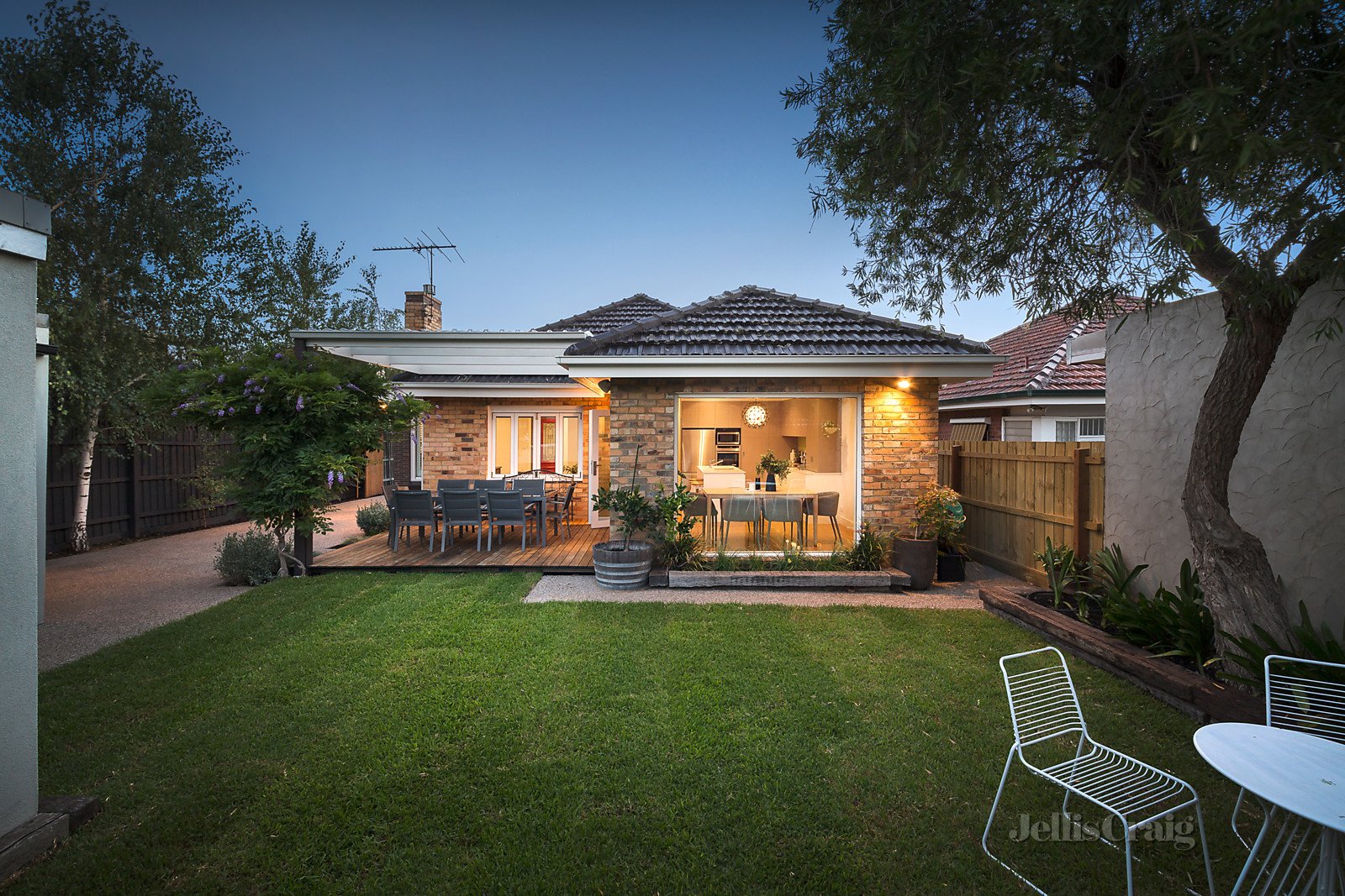 2 Bradley Avenue, Thornbury image 9