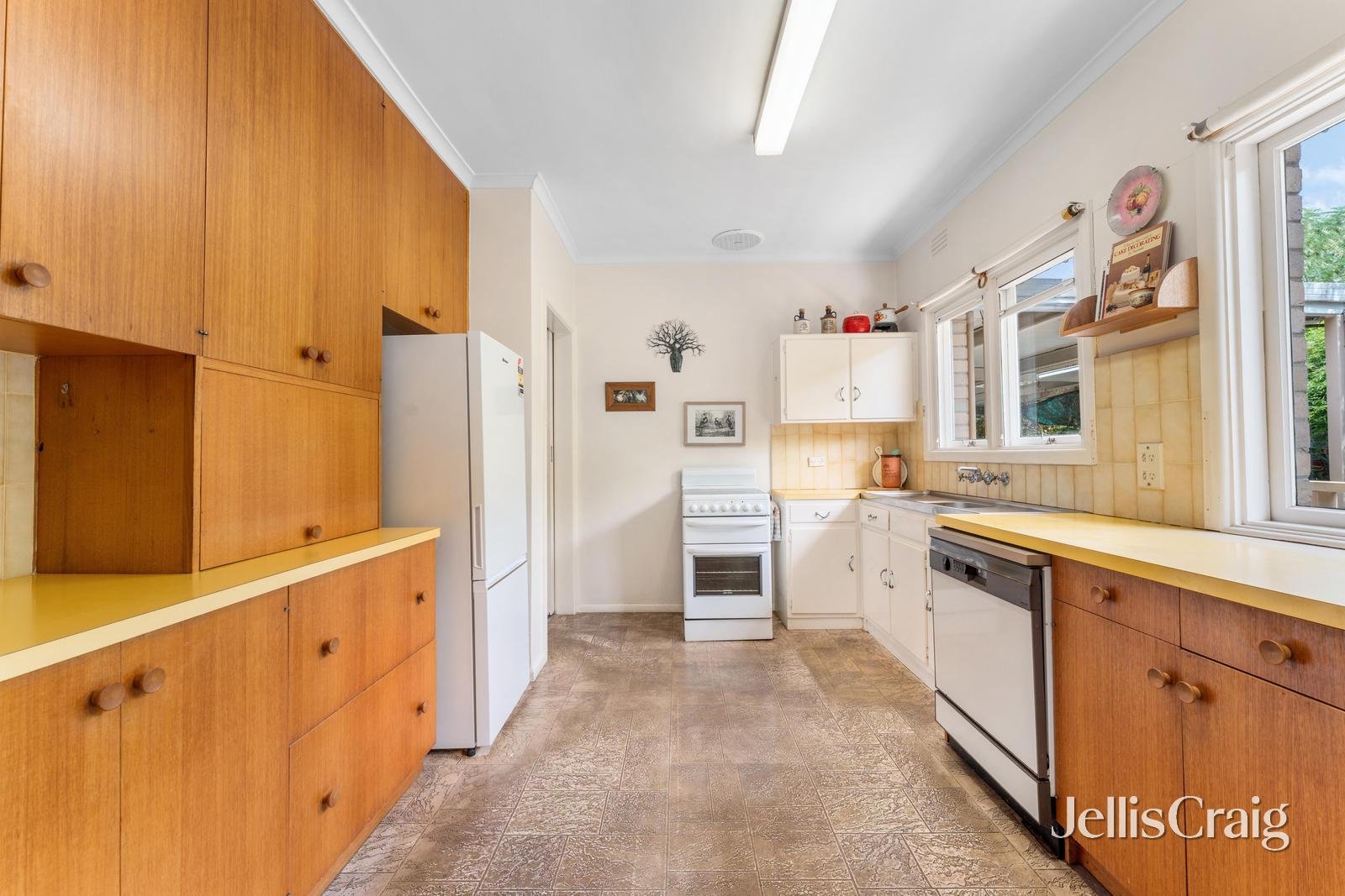 2 Brampton Court, Vermont image 6