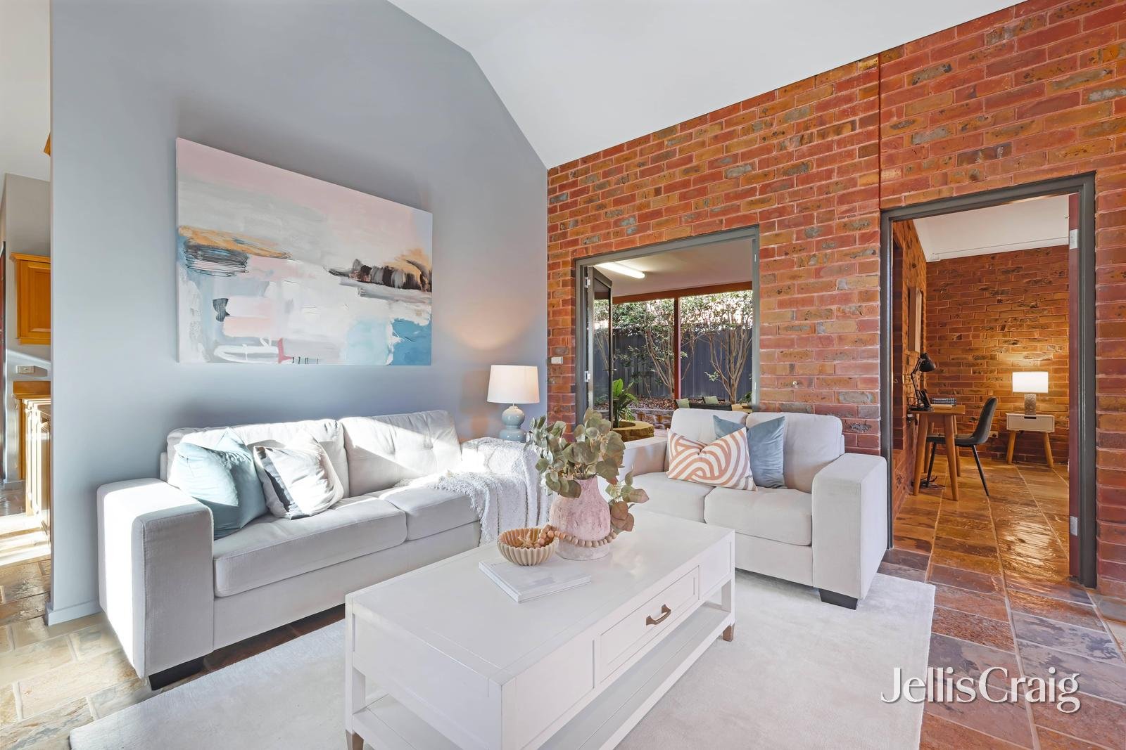 2 Briar Walk, Blackburn South image 5