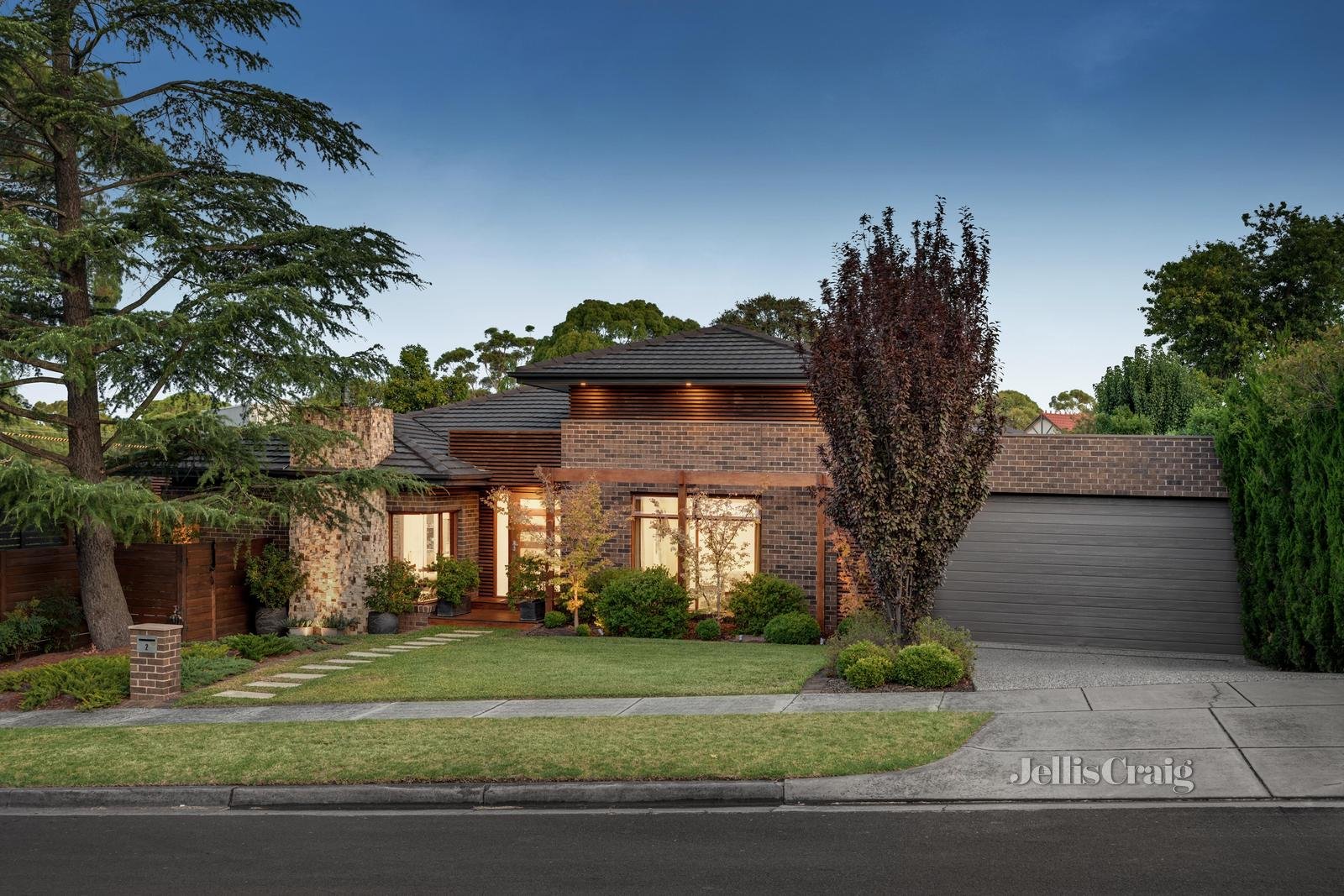 2 Brine Street, Mount Waverley image 1