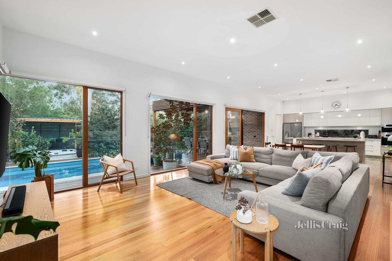 2 Brine Street, Mount Waverley image 2