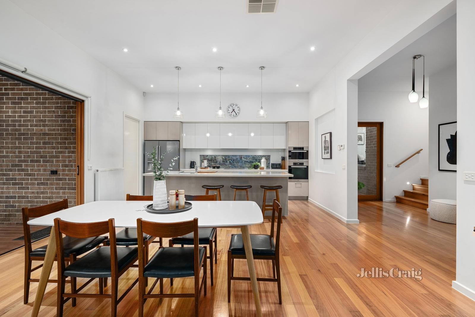 2 Brine Street, Mount Waverley image 3