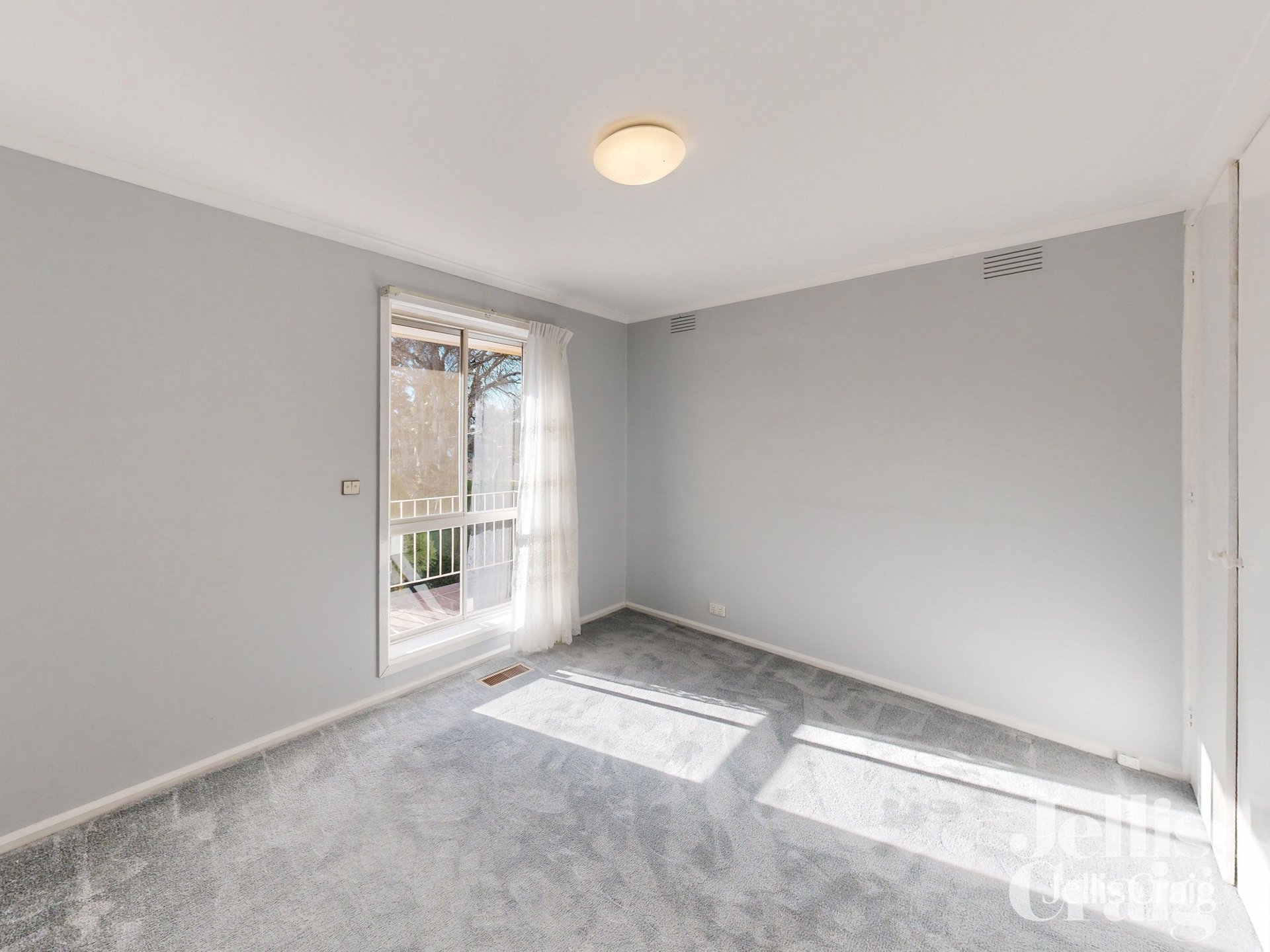 2 Brisbane Street, Strathmore image 7
