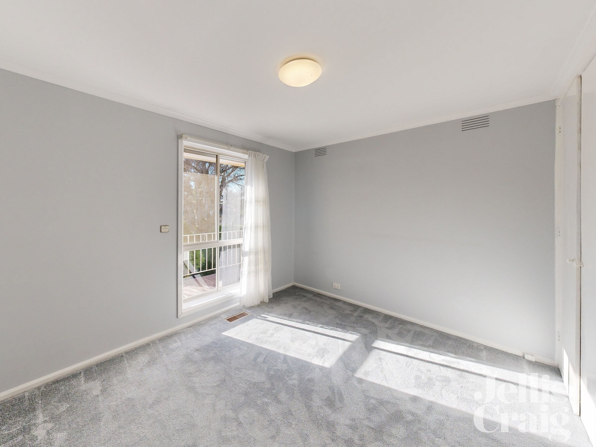 2 Brisbane Street, Strathmore image 8