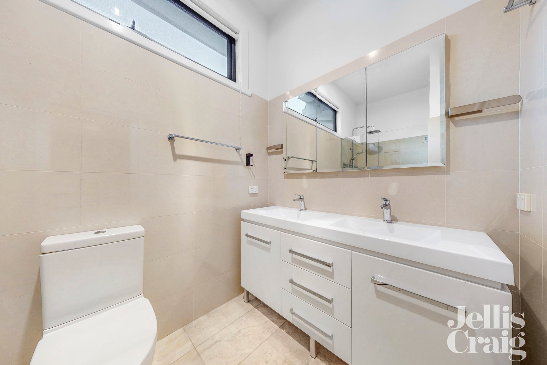 2 Bruce Street, Strathmore image 10