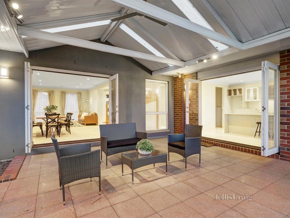 2 Burbidge Close, Burwood image 9