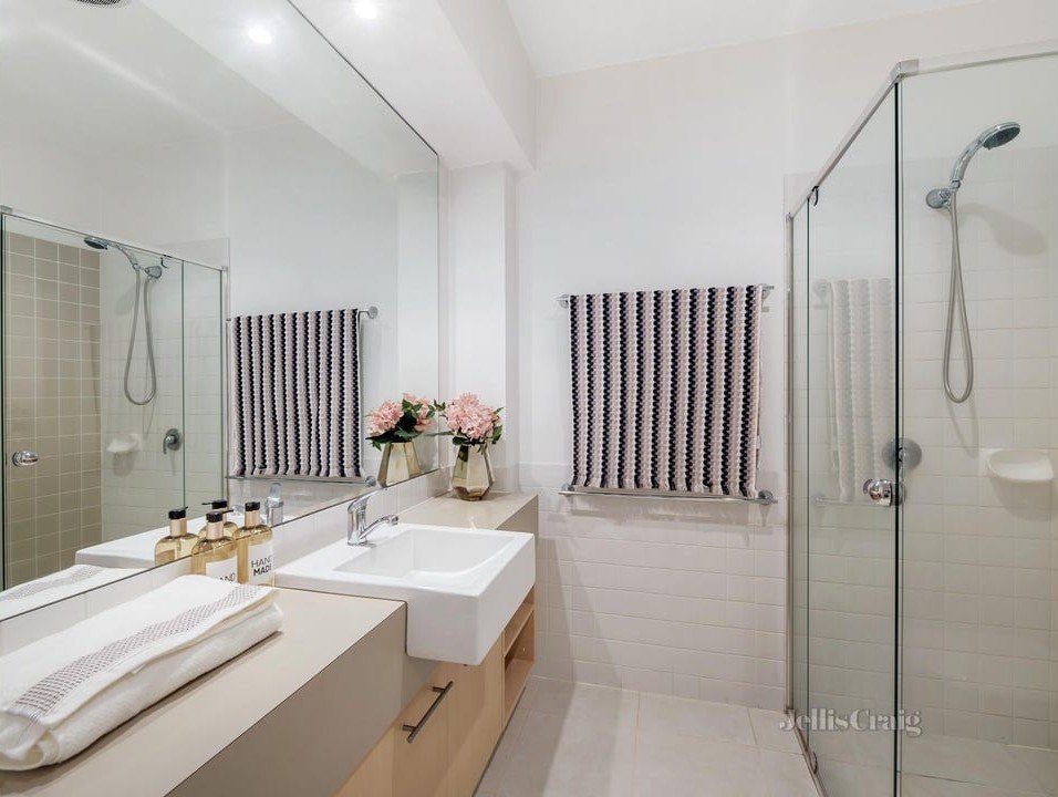 2 Burbidge Close, Burwood image 8
