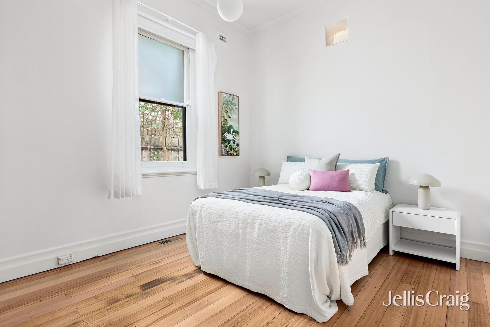 2 Burns Street, Elwood image 9