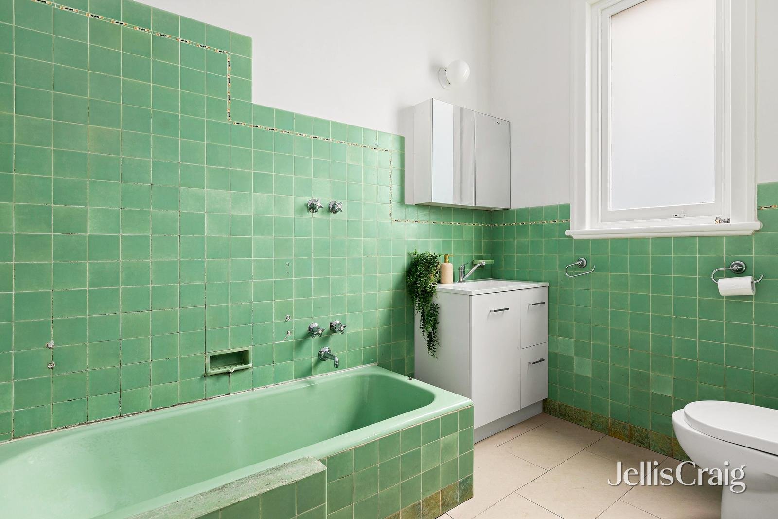 2 Burns Street, Elwood image 13