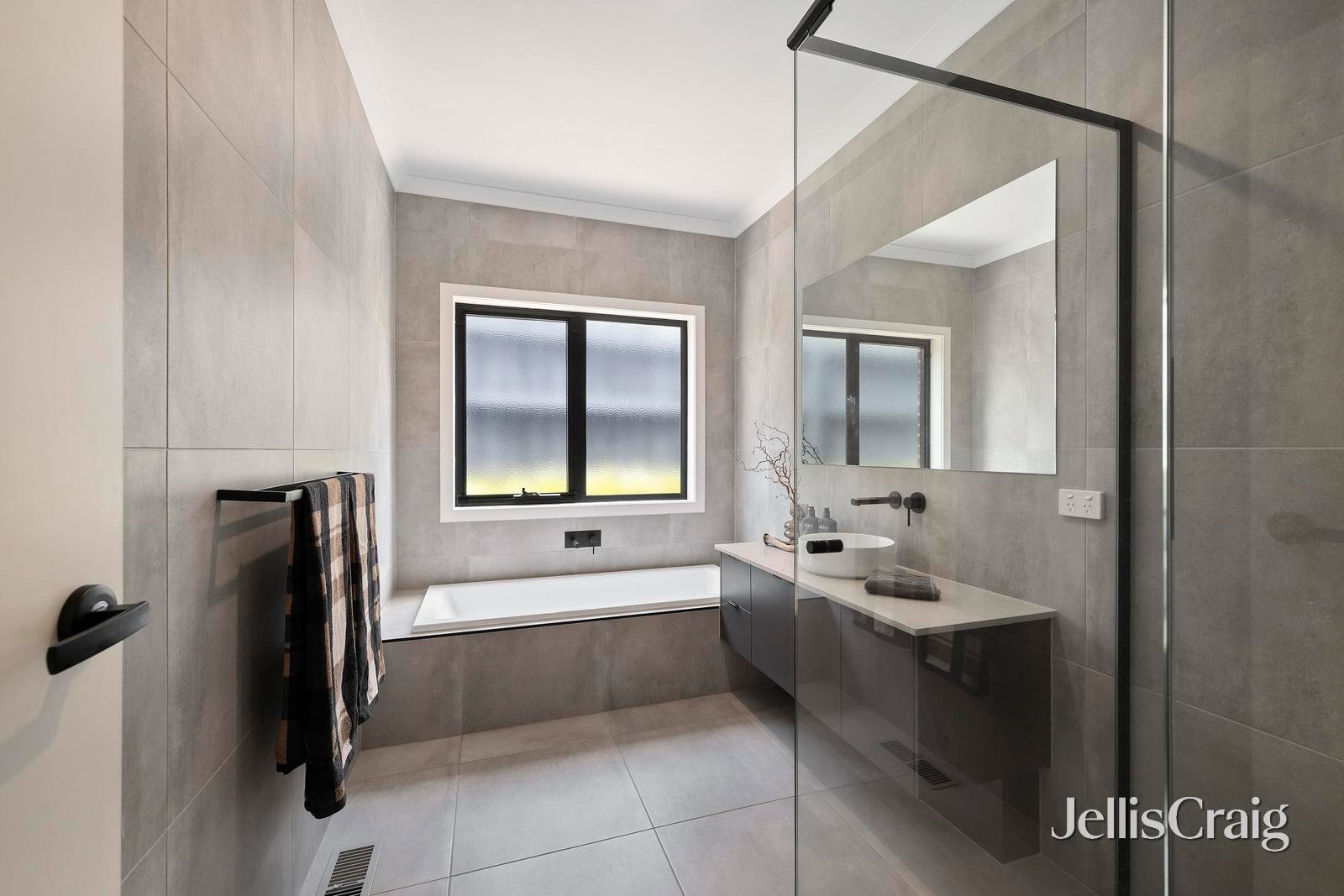 2 Bushland Grove, Lilydale image 11