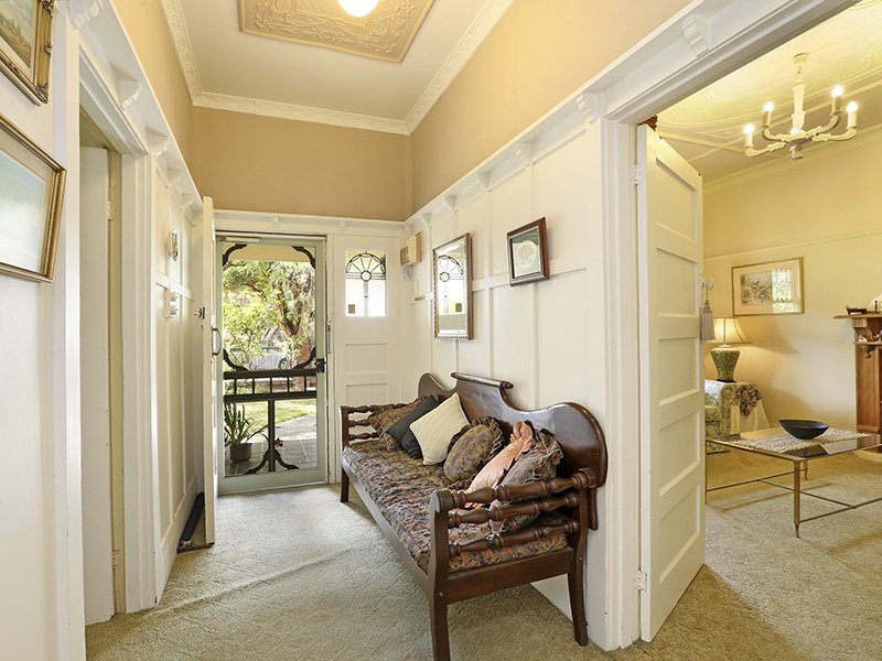 2 Cambridge Street, Belmont image 6