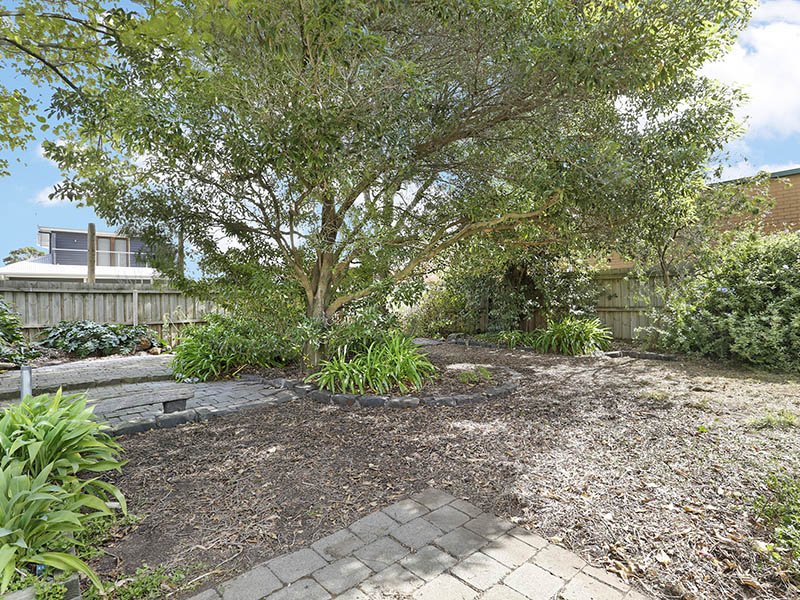 2 Cambridge Street, Belmont image 10