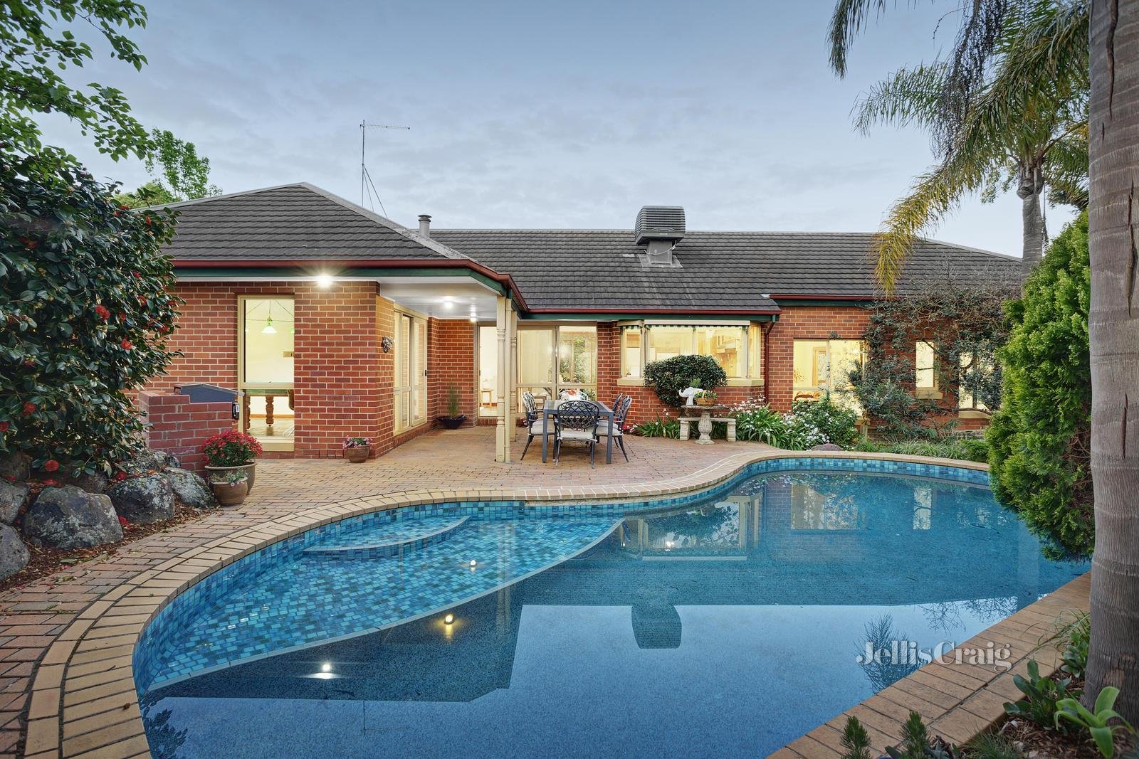 2 Cameron Court, Eltham image 2