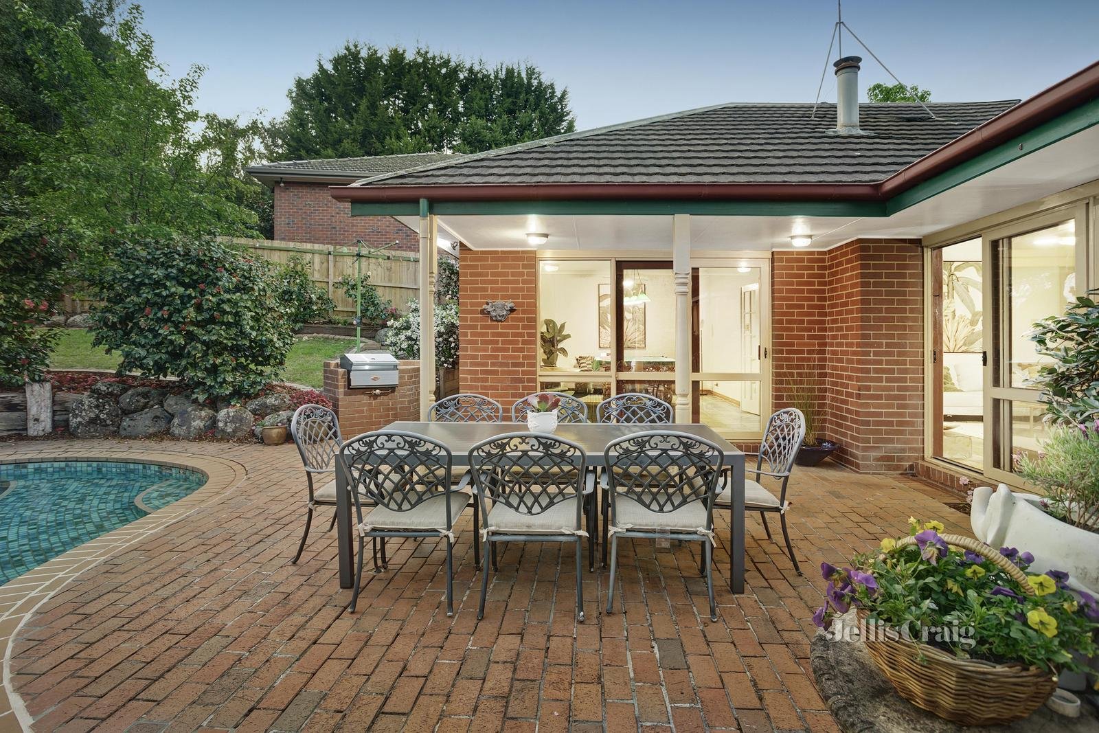 2 Cameron Court, Eltham image 14