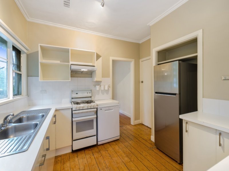2 Cameron Road, Box Hill North image 8