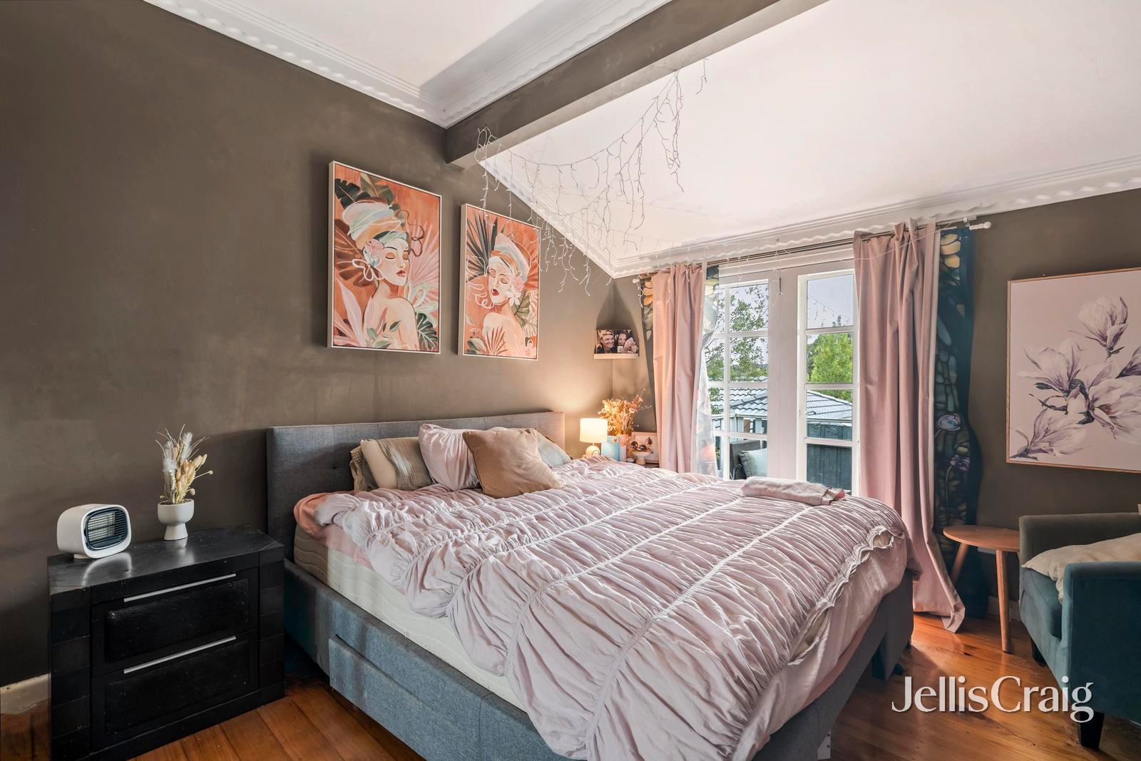 2 Cameron Road, Croydon image 5