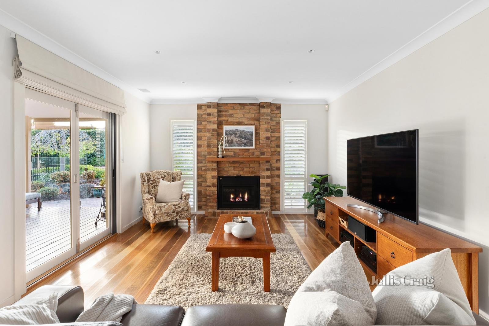 2 Candlebark Close, Diamond Creek image 2