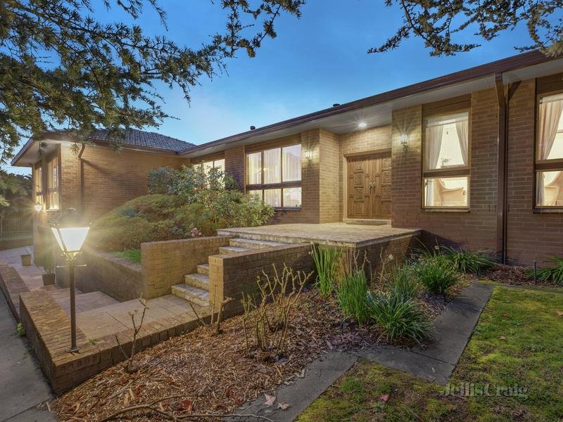 2 Caprice Court, Templestowe image 4