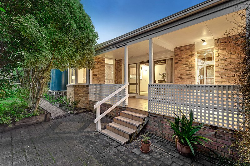 2 Carl Court, Ringwood image 10