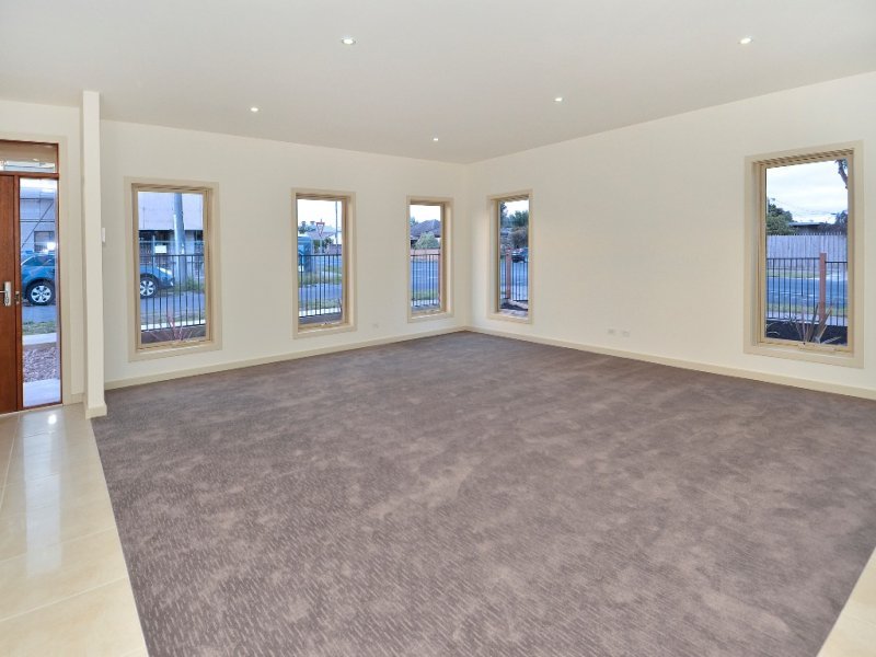2 Carmichael Avenue, Newtown image 3