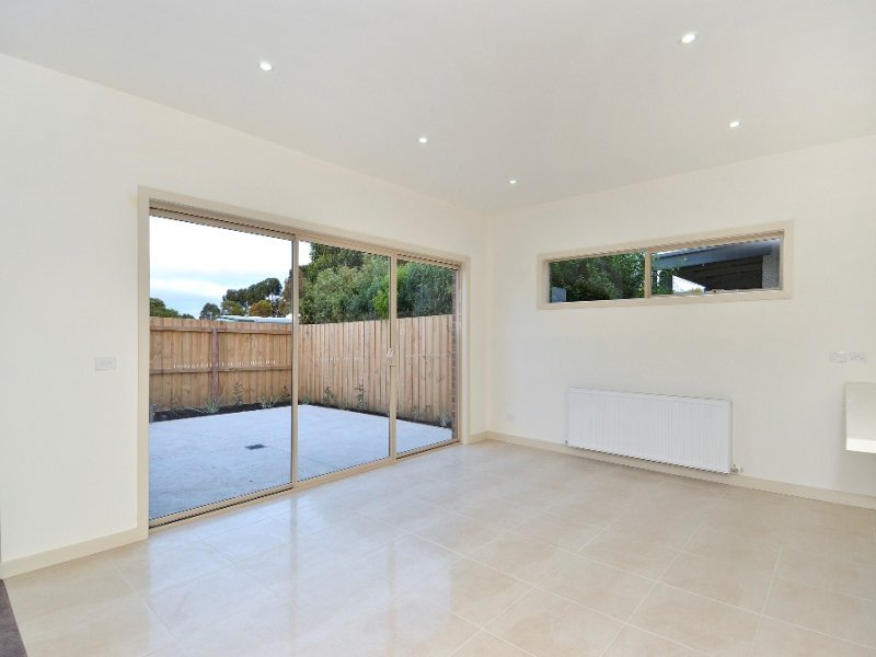 2 Carmichael Avenue, Newtown image 4