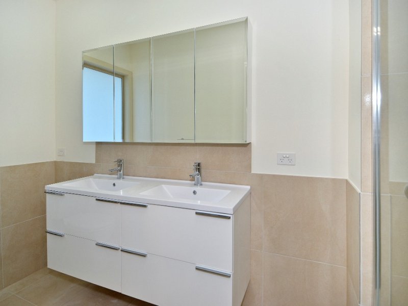 2 Carmichael Avenue, Newtown image 6