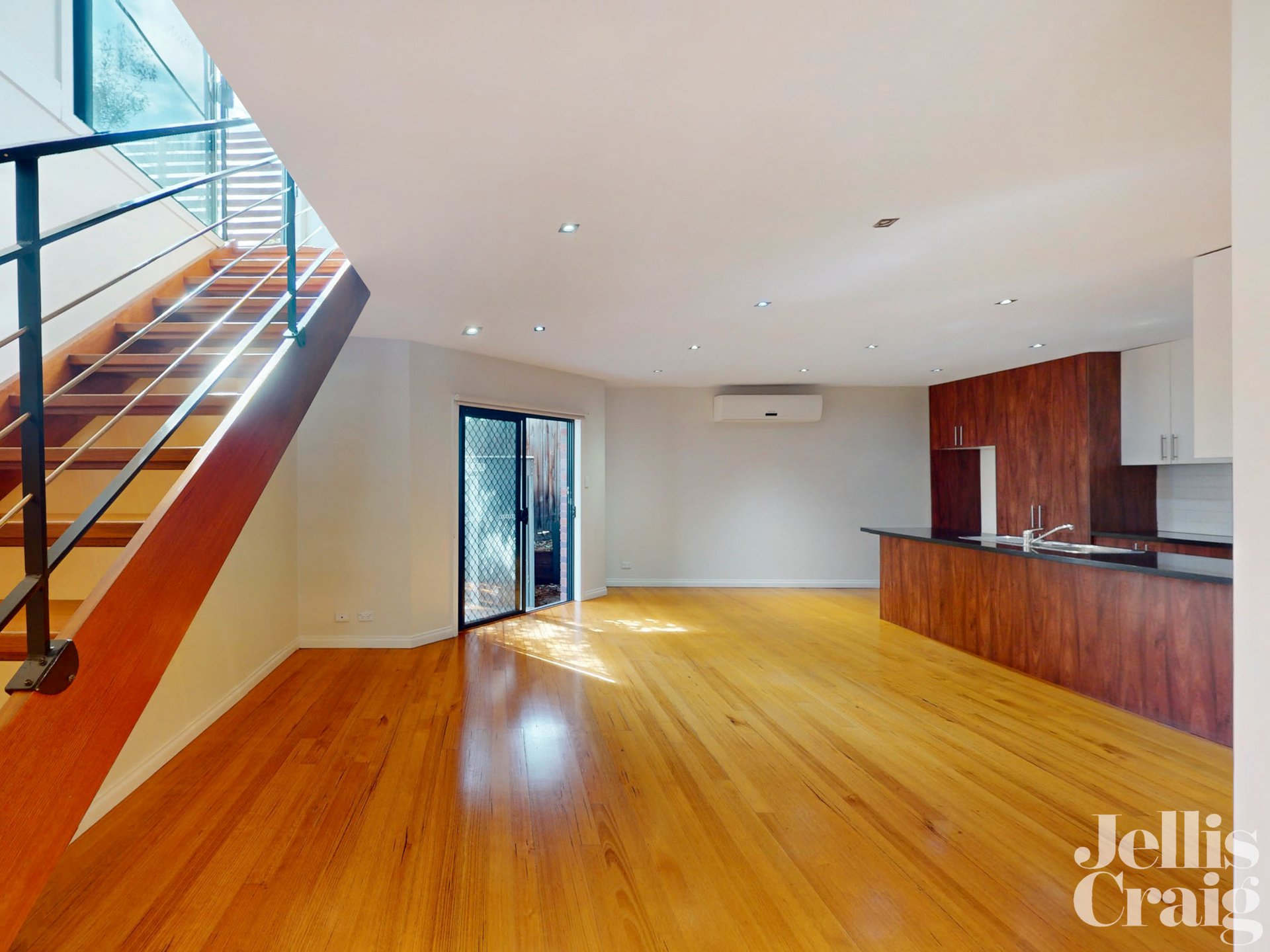 2 Castle View, Maribyrnong image 4