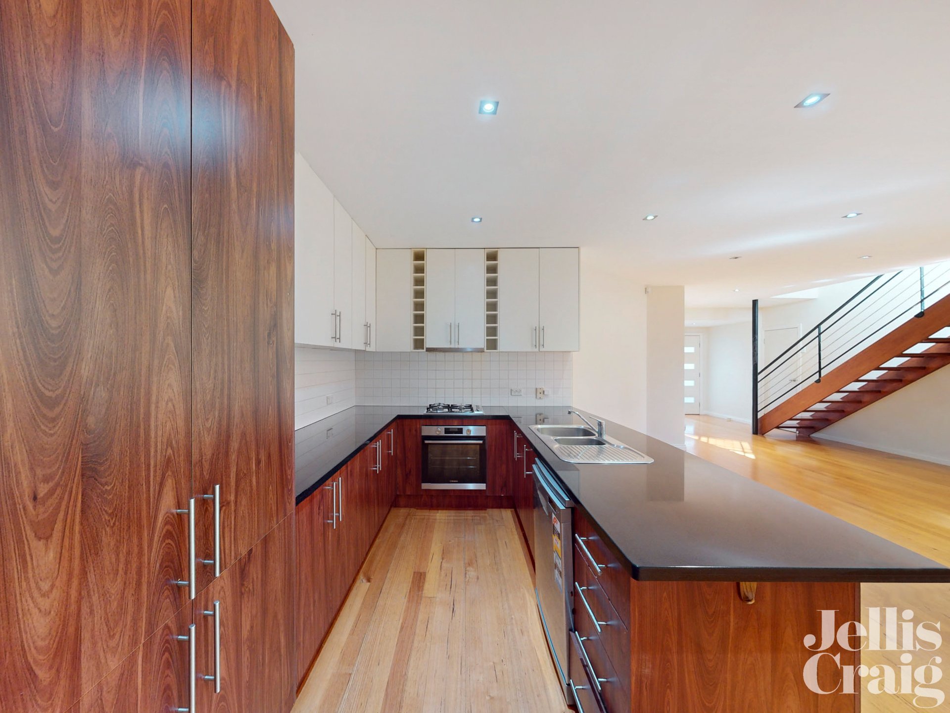 2 Castle View, Maribyrnong image 2