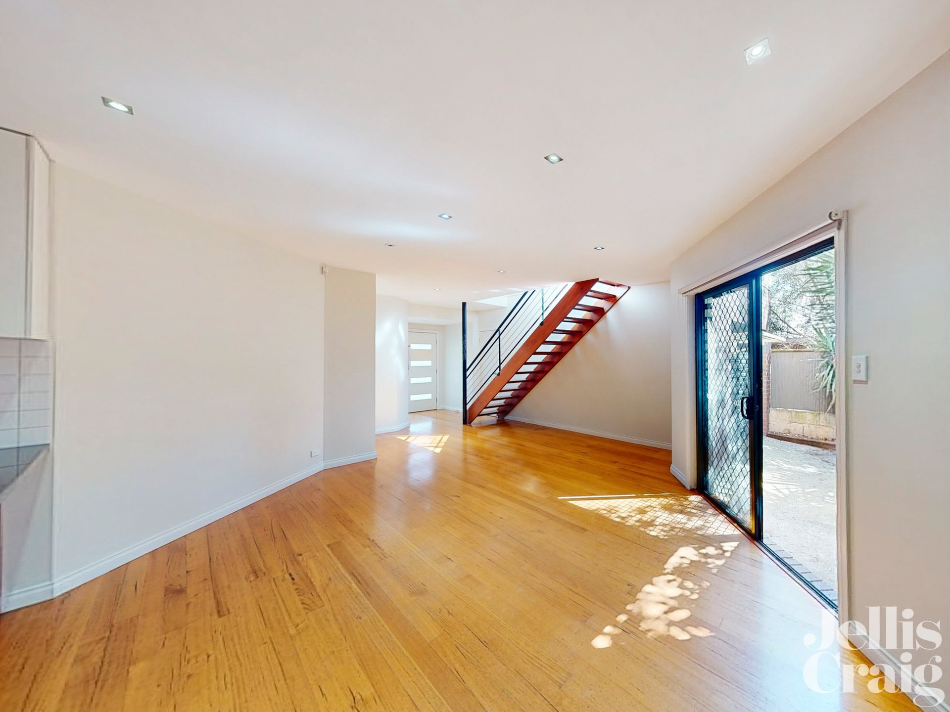 2 Castle View, Maribyrnong image 5